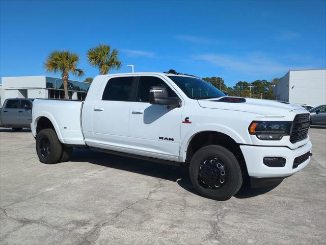 2024 RAM Ram 3500 RAM 3500 LIMITED MEGA CAB 4X4 64 BOX