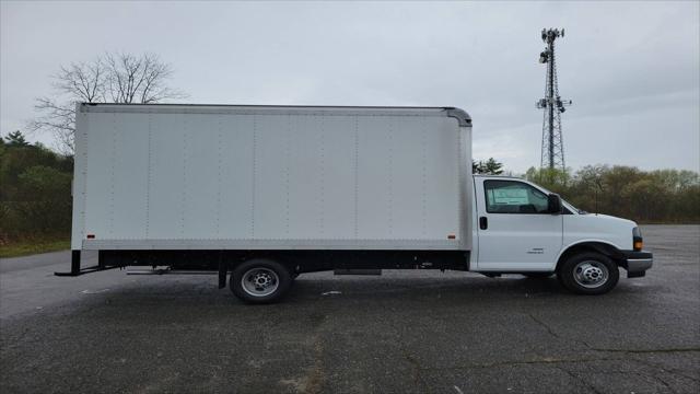 2025 GMC Savana Cutaway 4500 Van