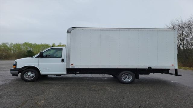 2025 GMC Savana Cutaway 4500 Van