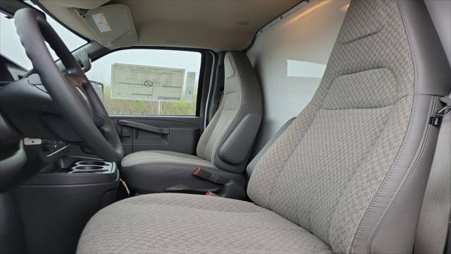 2025 GMC Savana Cutaway 4500 Van