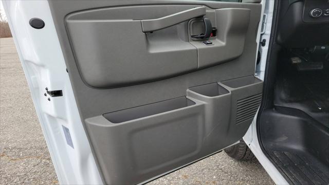 2025 GMC Savana Cutaway 4500 Van