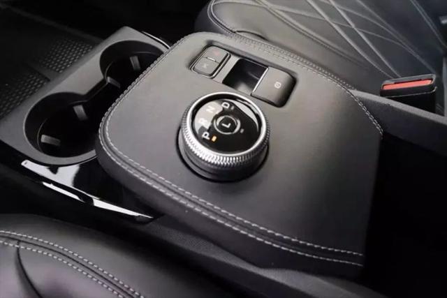 2022 Ford Mustang Mach-E Select