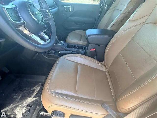 2023 Jeep Gladiator Overland