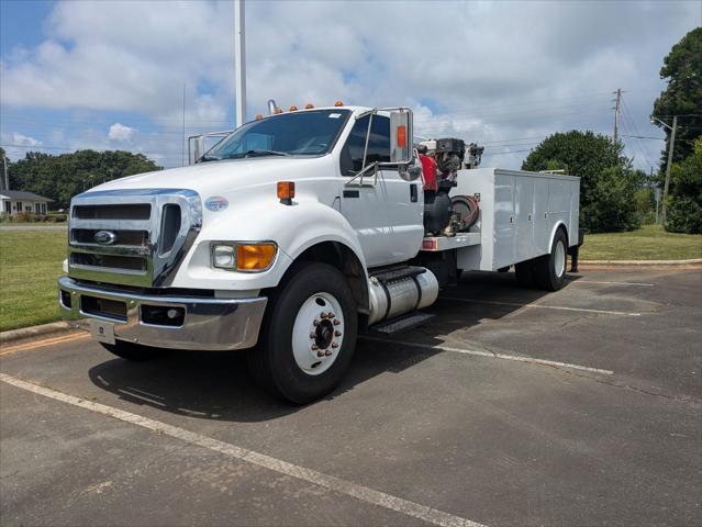 2013 Ford F-750 Base