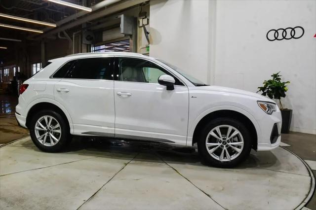 2025 Audi Q3 Premium 45 TFSI S line quattro Tiptronic