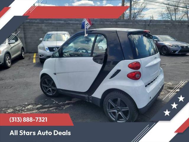 2009 smart fortwo pure for sale in Highland Park, MI
