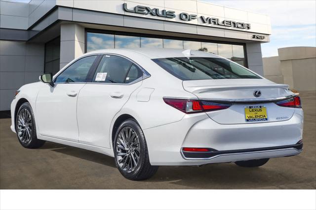 2025 Lexus ES 300h Luxury