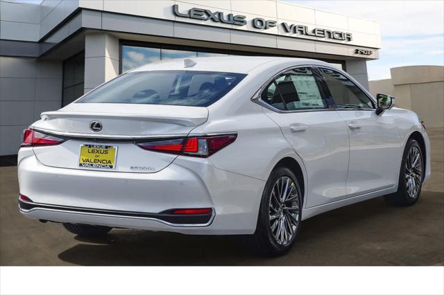 2025 Lexus ES 300h Luxury