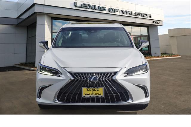 2025 Lexus ES 300h Luxury