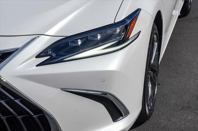 2025 Lexus ES 300h Luxury