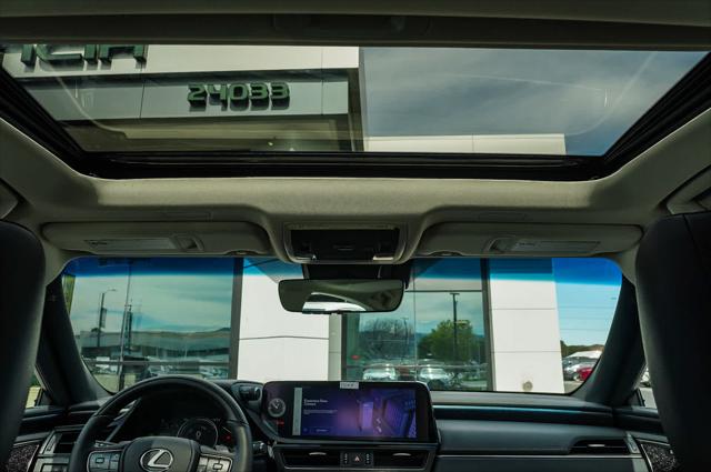 2025 Lexus ES 300h Luxury