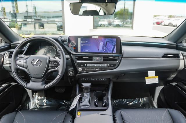 2025 Lexus ES 300h Luxury