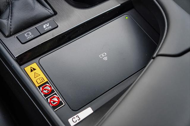 2025 Lexus ES 300h Luxury