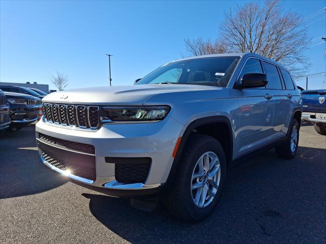 2025 Jeep Grand Cherokee GRAND CHEROKEE L LAREDO X 4X4