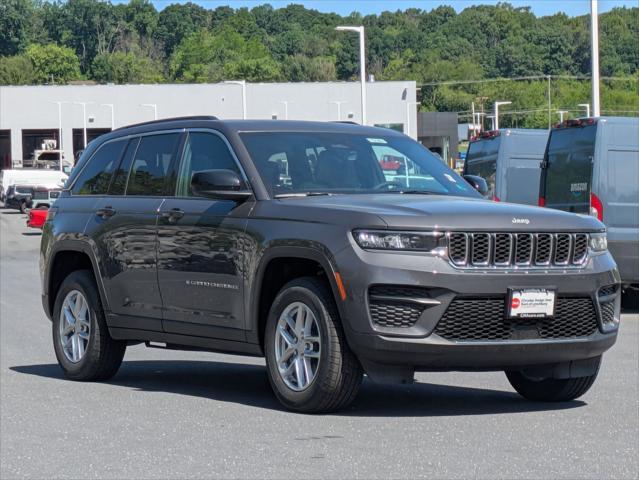 2025 Jeep Grand Cherokee GRAND CHEROKEE LAREDO X 4X4