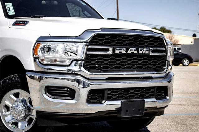 2022 RAM 2500 Tradesman Crew Cab 4x4 64 Box