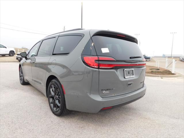 2025 Chrysler Pacifica PACIFICA LIMITED