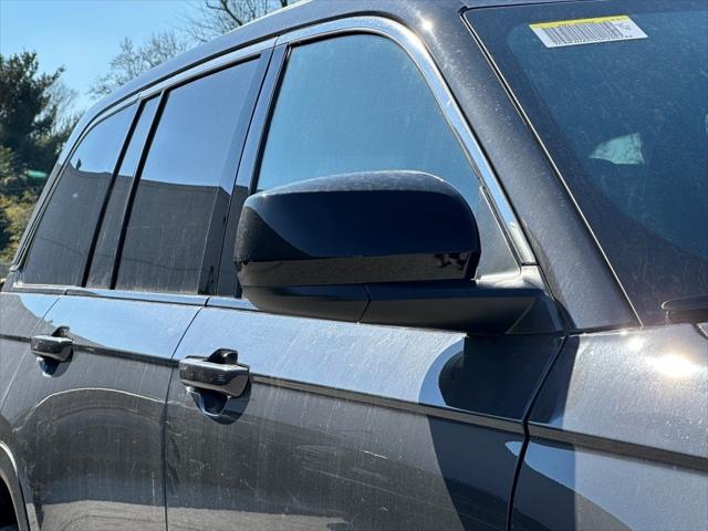 2025 Jeep Grand Cherokee GRAND CHEROKEE LAREDO X 4X4