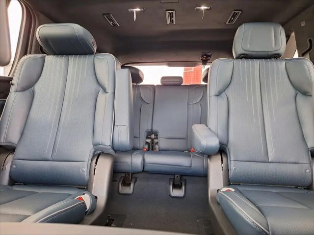 2025 Cadillac Escalade Luxury 2