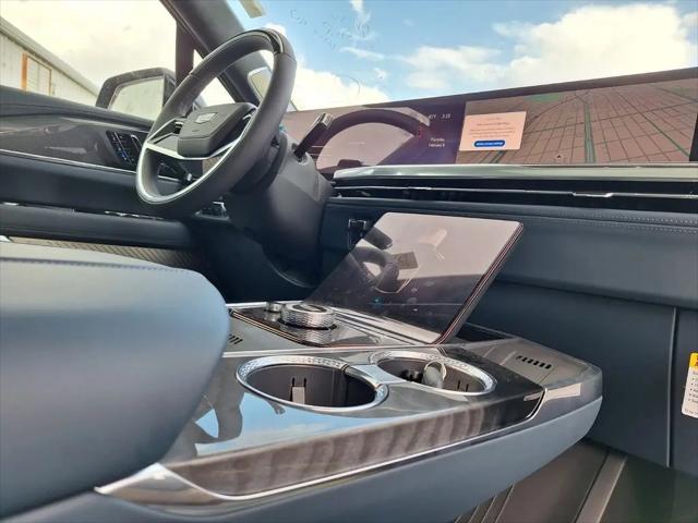 2025 Cadillac Escalade Luxury 2