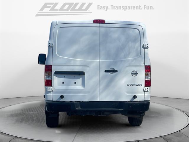 2021 Nissan 2500 SV Standard Roof V8