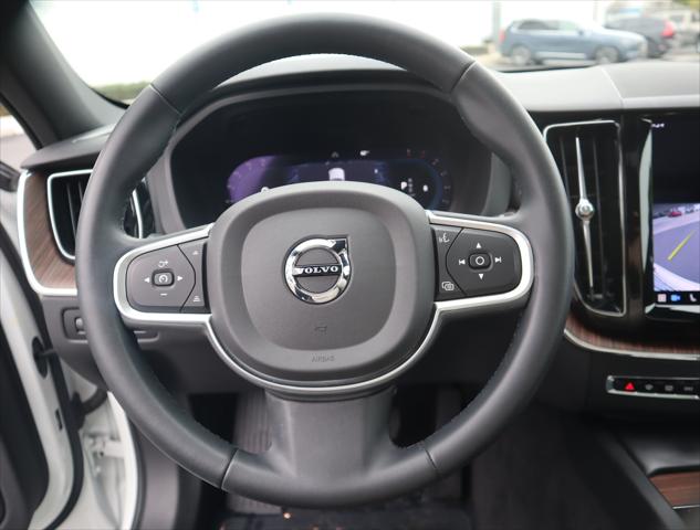 2022 Volvo XC60 B5 Momentum