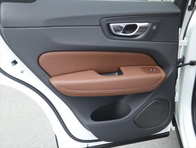 2022 Volvo XC60 B5 Momentum