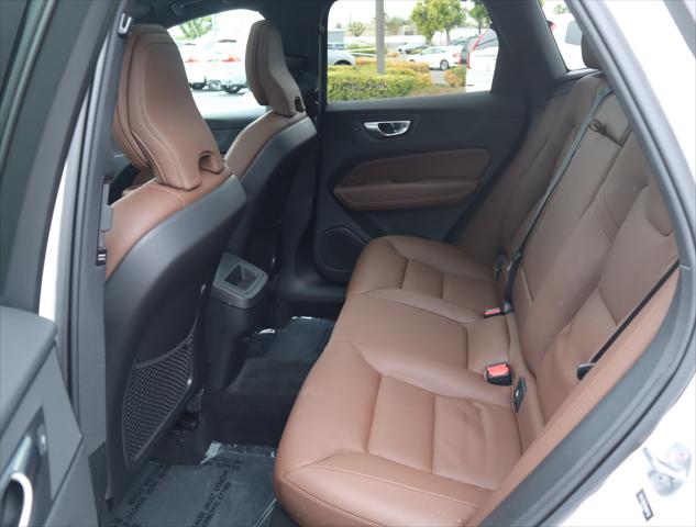 2022 Volvo XC60 B5 Momentum