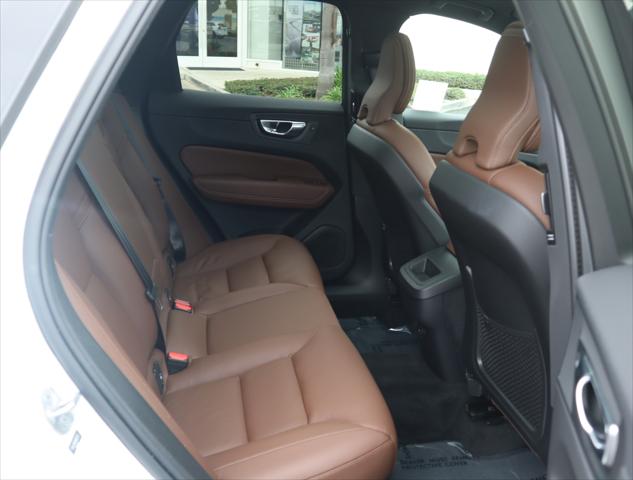 2022 Volvo XC60 B5 Momentum