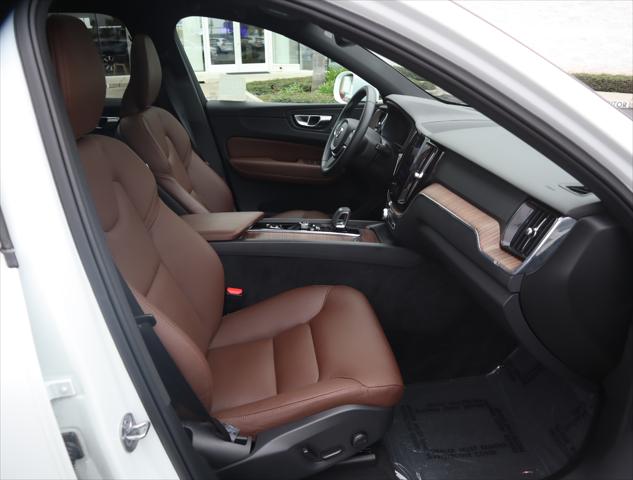 2022 Volvo XC60 B5 Momentum