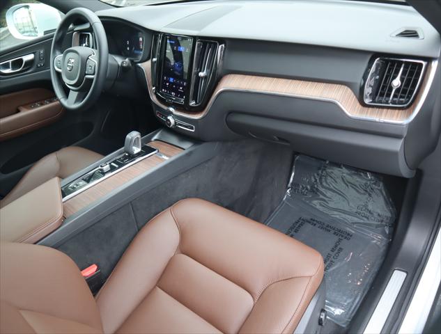 2022 Volvo XC60 B5 Momentum