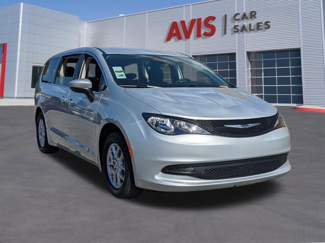 2023 Chrysler Voyager LX