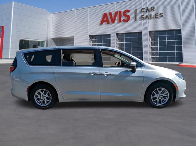 2023 Chrysler Voyager LX