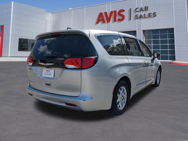 2023 Chrysler Voyager LX
