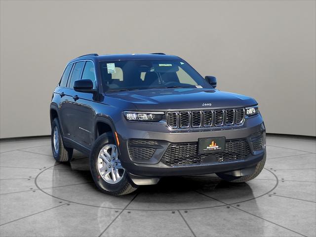 2025 Jeep Grand Cherokee GRAND CHEROKEE LAREDO 4X4