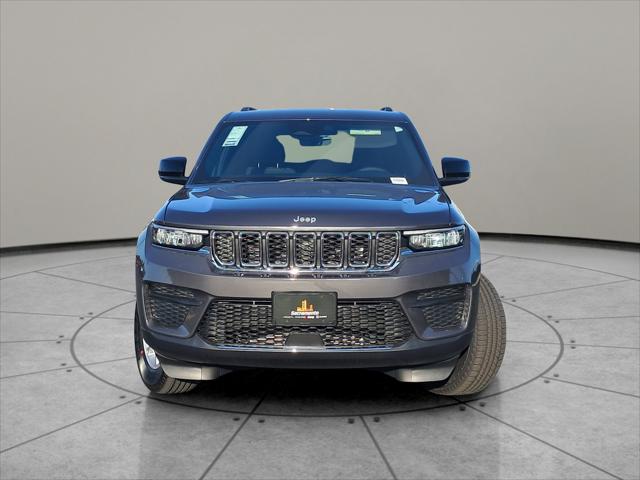 2025 Jeep Grand Cherokee GRAND CHEROKEE LAREDO 4X4