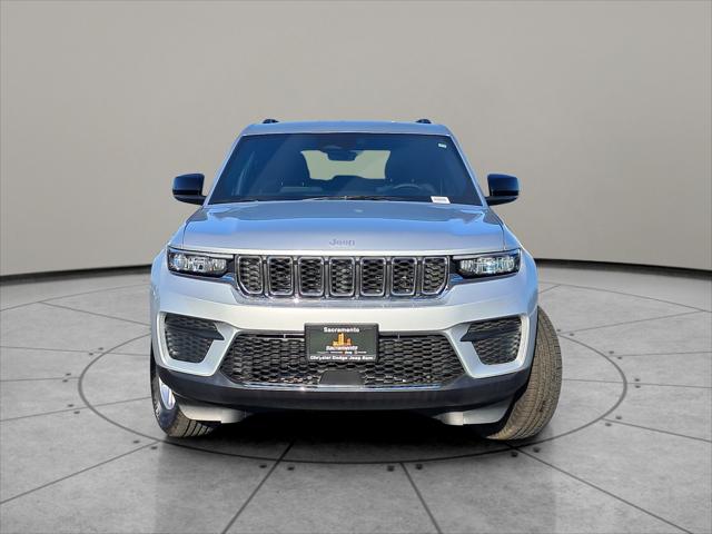 2025 Jeep Grand Cherokee GRAND CHEROKEE LAREDO 4X4