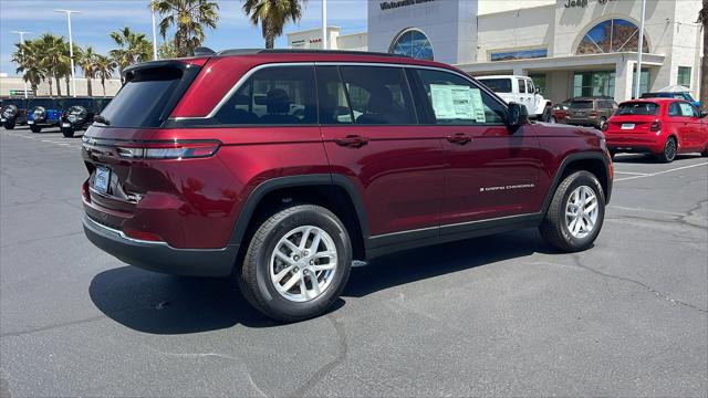 2025 Jeep Grand Cherokee GRAND CHEROKEE LAREDO X 4X4