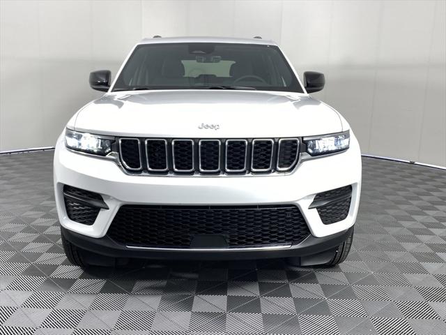 2025 Jeep Grand Cherokee GRAND CHEROKEE LAREDO X 4X4