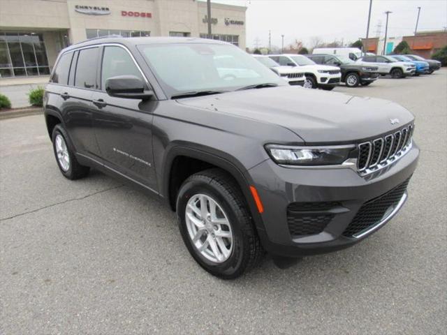 2025 Jeep Grand Cherokee GRAND CHEROKEE LAREDO X 4X4