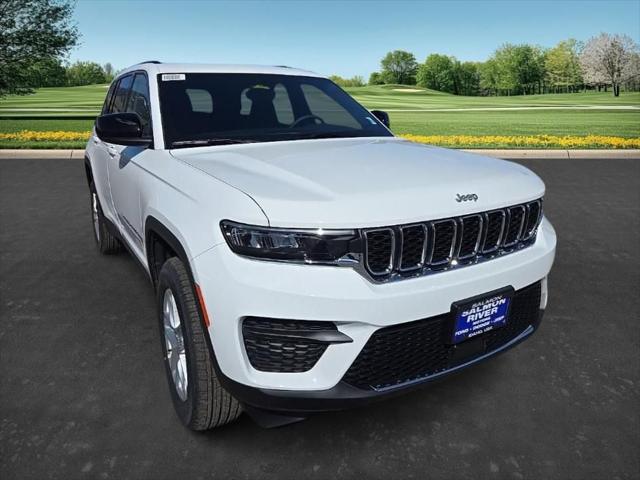 2025 Jeep Grand Cherokee GRAND CHEROKEE LAREDO X 4X4