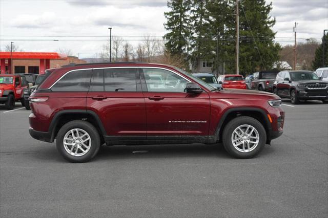 2025 Jeep Grand Cherokee GRAND CHEROKEE LAREDO X 4X4