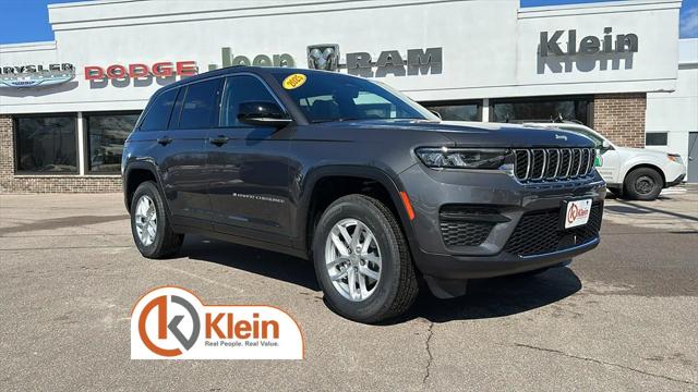 2025 Jeep Grand Cherokee GRAND CHEROKEE LAREDO X 4X4