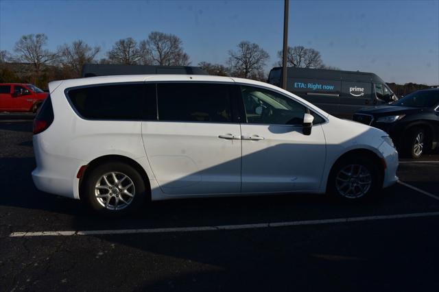 2022 Chrysler Voyager LX