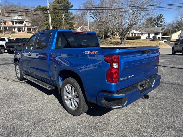 2023 Chevrolet Silverado 1500 4WD Crew Cab Short Bed Custom