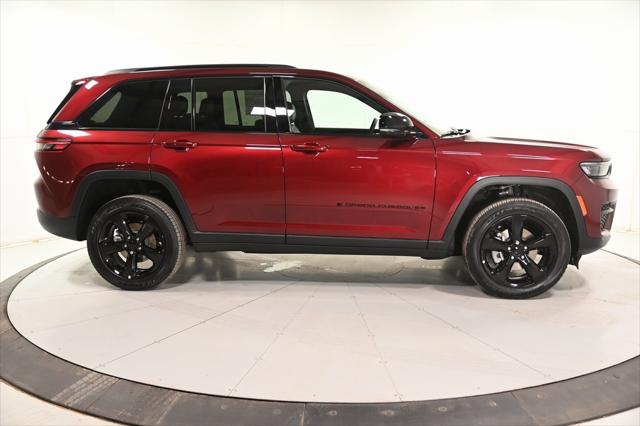 2025 Jeep Grand Cherokee GRAND CHEROKEE ALTITUDE 4X4
