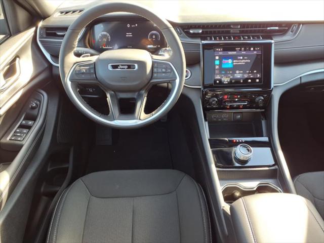 2025 Jeep Grand Cherokee GRAND CHEROKEE L LAREDO X 4X4