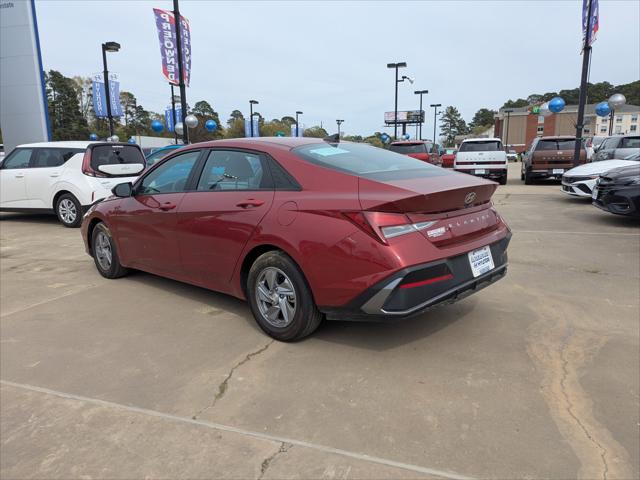 2024 Hyundai Elantra SE