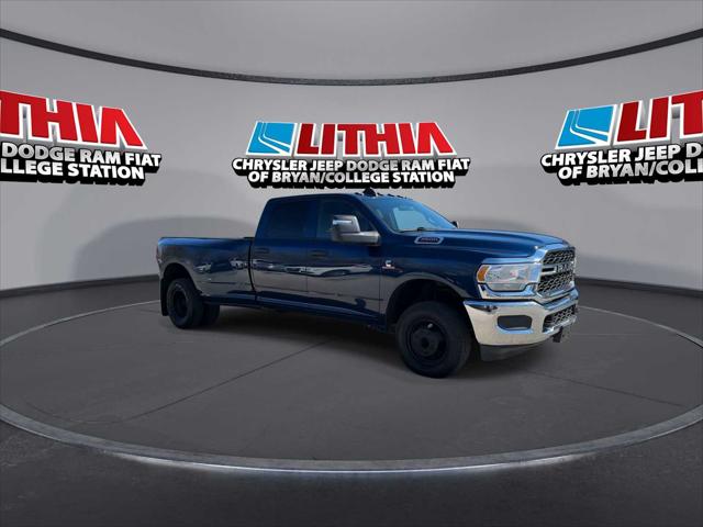 2023 RAM 3500 Tradesman Crew Cab 4x4 8 Box