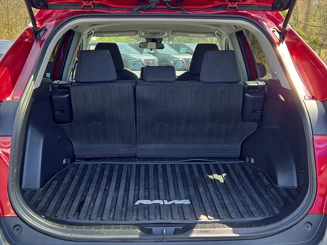 2022 Toyota RAV4 LE